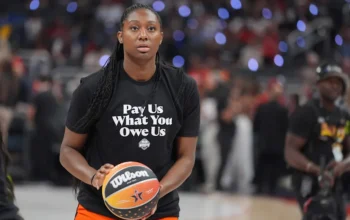 ออลสตาร์ WNBA สร้างความโดดเด่นด้วยเสื้อวอร์มอัพเหนือ CBA